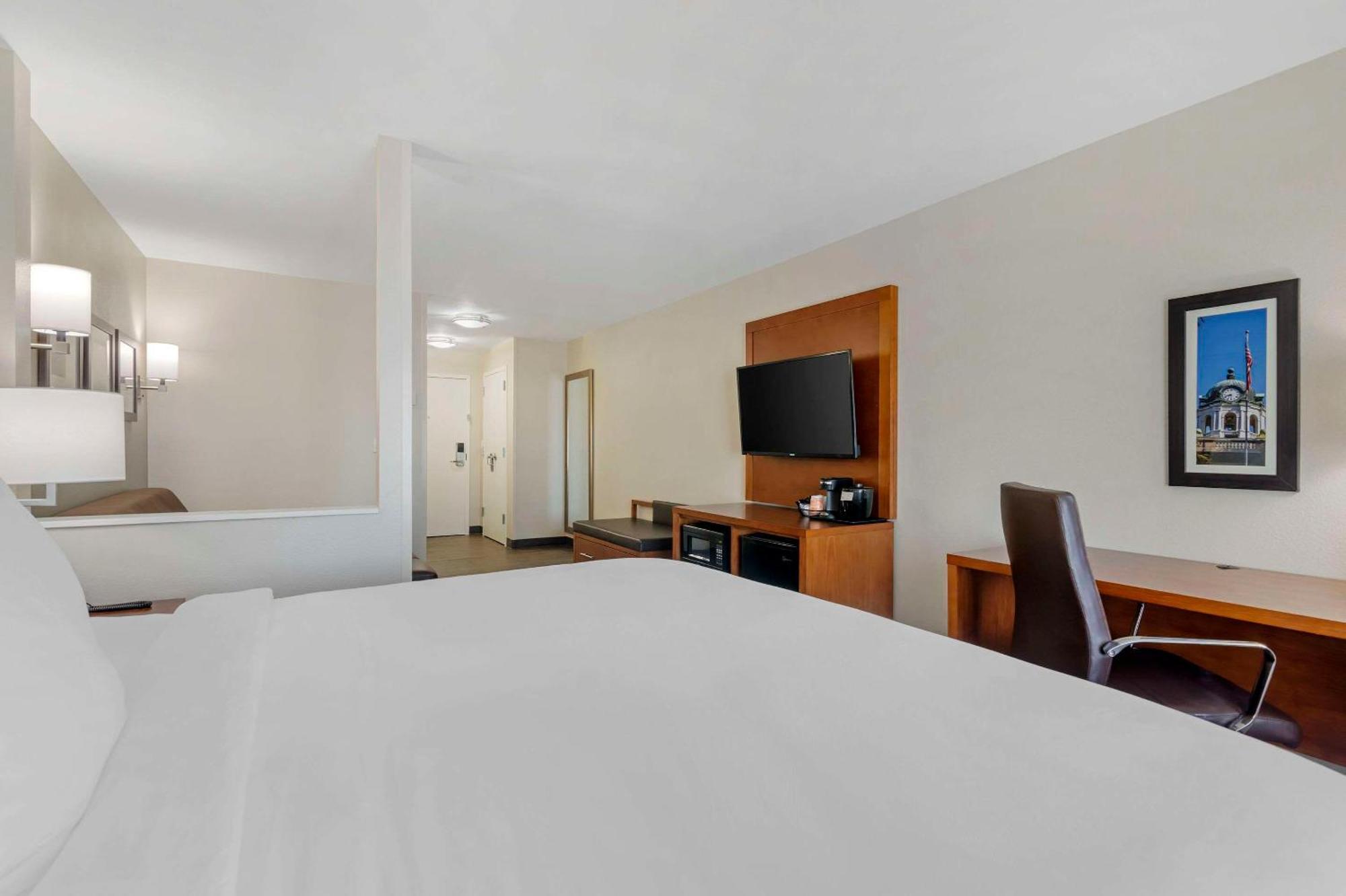 Comfort Inn & Suites Брансвік Екстер'єр фото